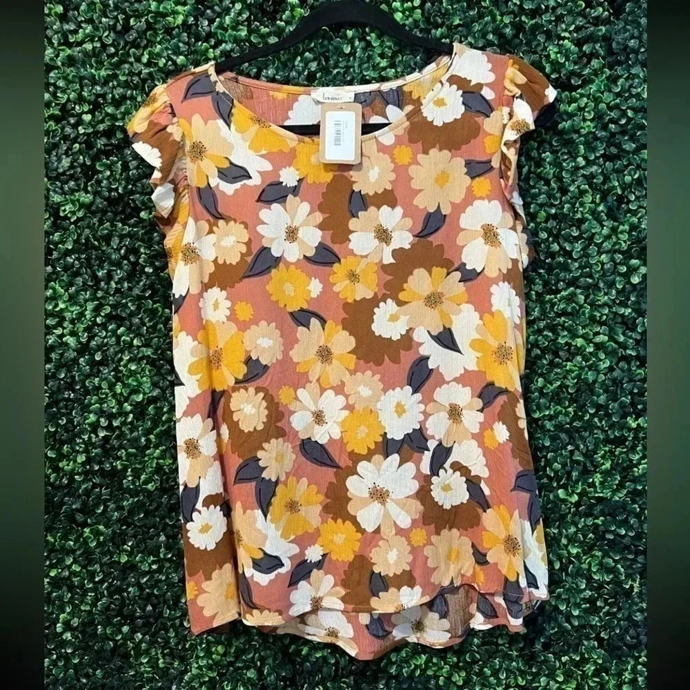 Boutique brand Les Amis floral ruffle sleeve top - Size medium new. - Picture 2 of 6